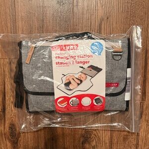 NEW Skip Hop Pronto Changing Station in Gray and Black